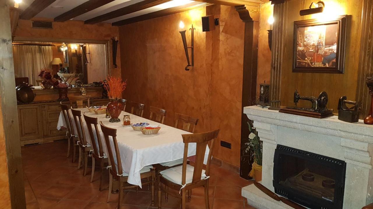 Hostal Rural Los Telares Pastrana Exterior foto